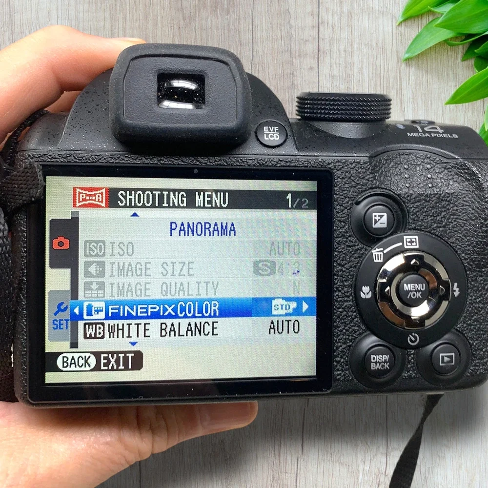 Fujifilm FinePix S3300 14MP Digital Camera 26x Zoom Case Manual Tested Works